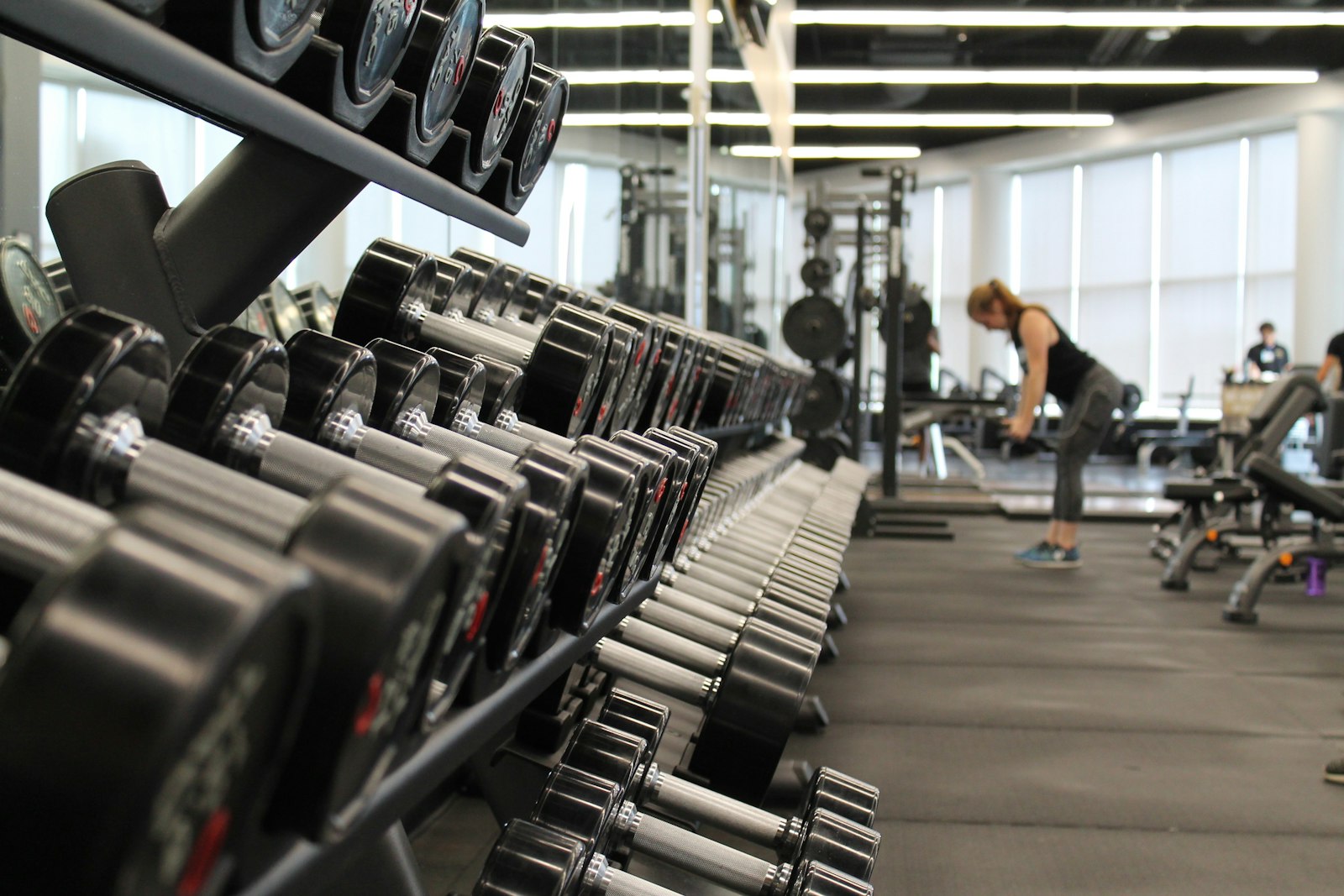 Atleta entrenando fuerza funcional específica para Hyrox